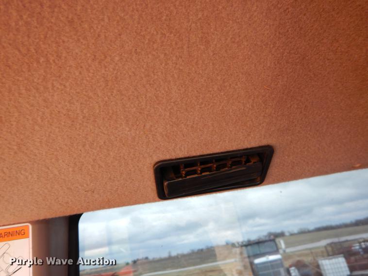 image for item EJ9895 Kubota M110 tractor