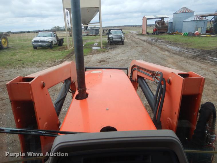 image for item EJ9895 Kubota M110 tractor