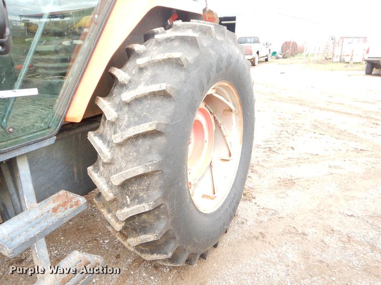 image for item EJ9895 Kubota M110 tractor