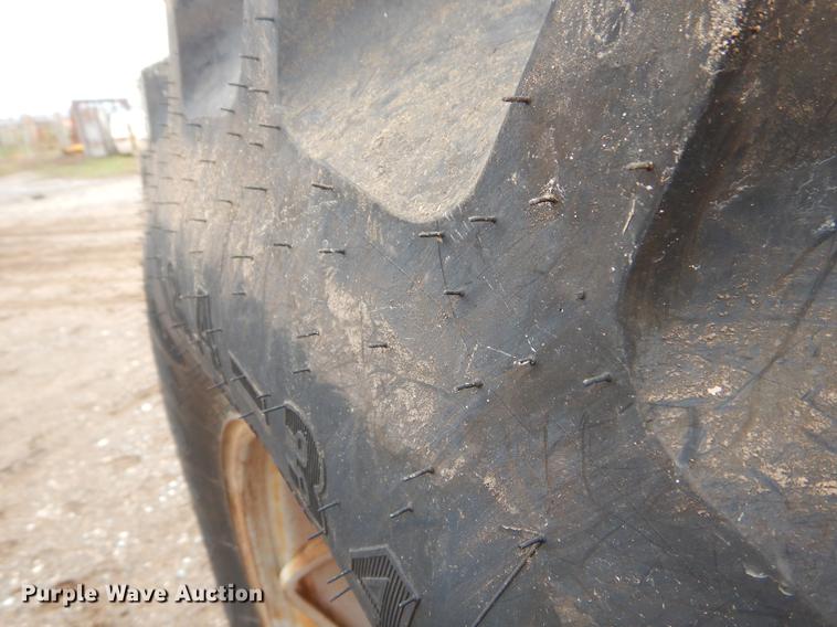 image for item EJ9895 Kubota M110 tractor