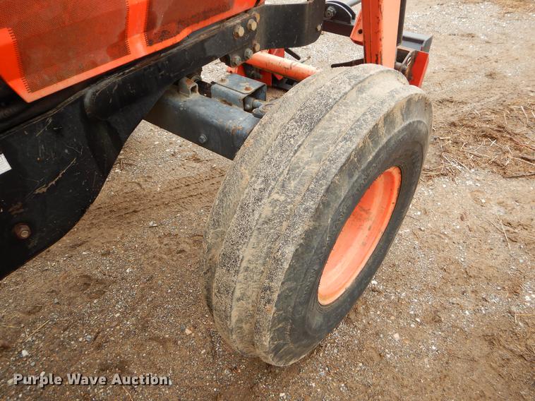 image for item EJ9895 Kubota M110 tractor