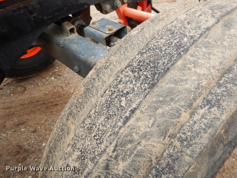 image for item EJ9895 Kubota M110 tractor