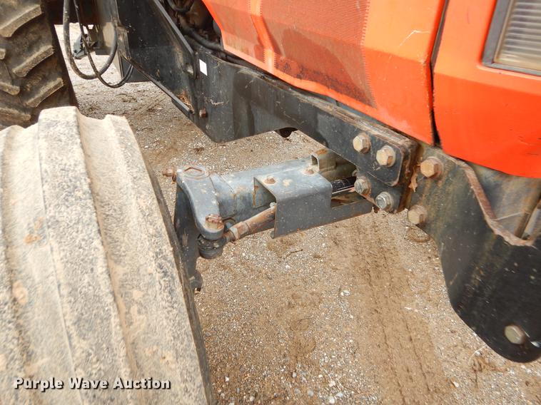 image for item EJ9895 Kubota M110 tractor