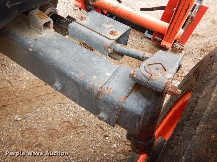 image for item EJ9895 Kubota M110 tractor