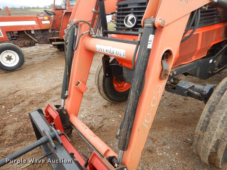 image for item EJ9895 Kubota M110 tractor