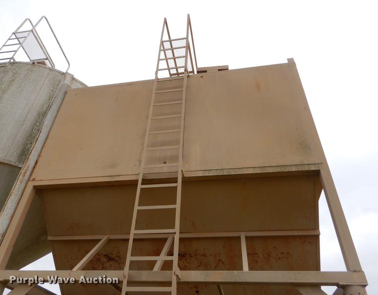 image for item EJ9898 Overhead steel grain bin