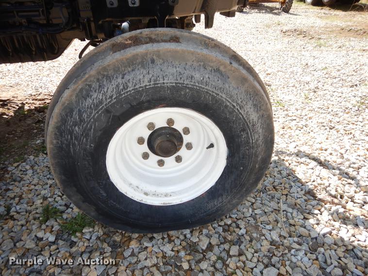 image for item EN9194 2006 New Holland TS115A tractor