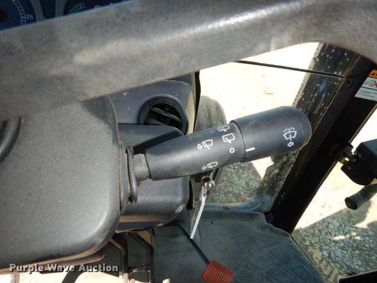 image for item EN9194 2006 New Holland TS115A tractor