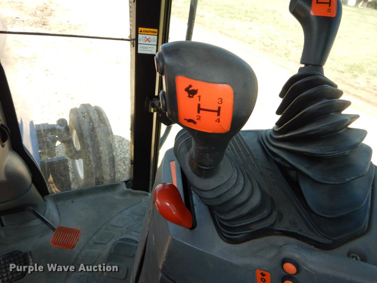 image for item EN9194 2006 New Holland TS115A tractor