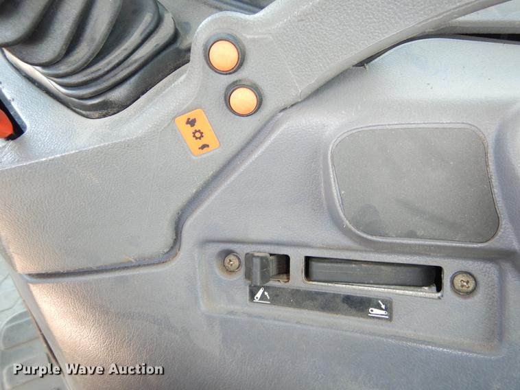 image for item EN9194 2006 New Holland TS115A tractor