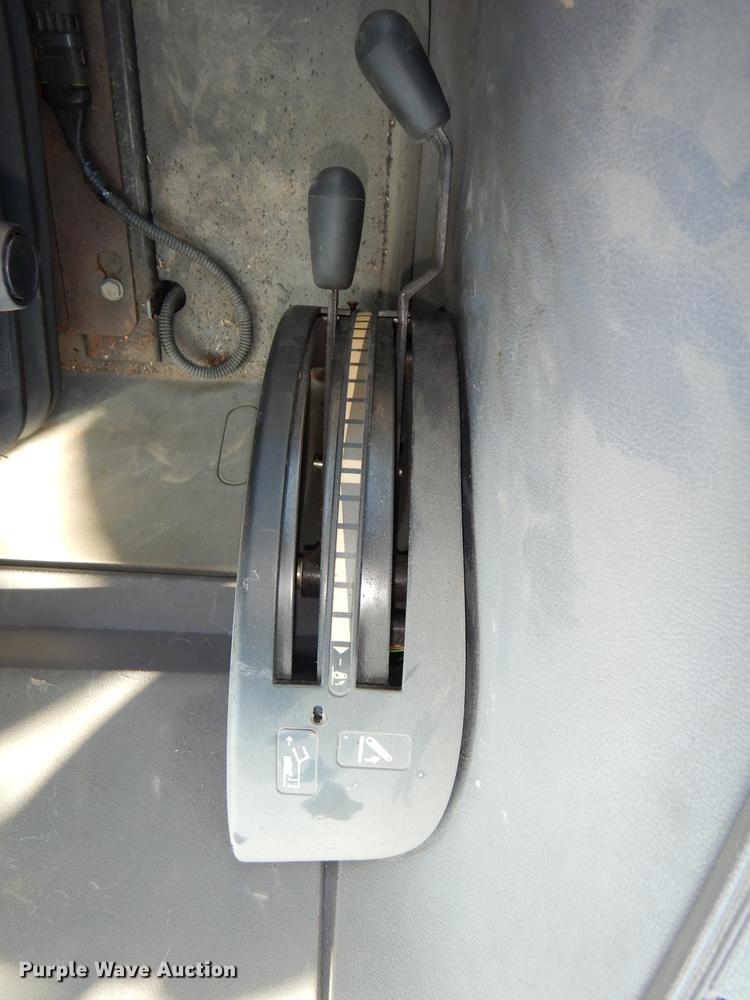 image for item EN9194 2006 New Holland TS115A tractor