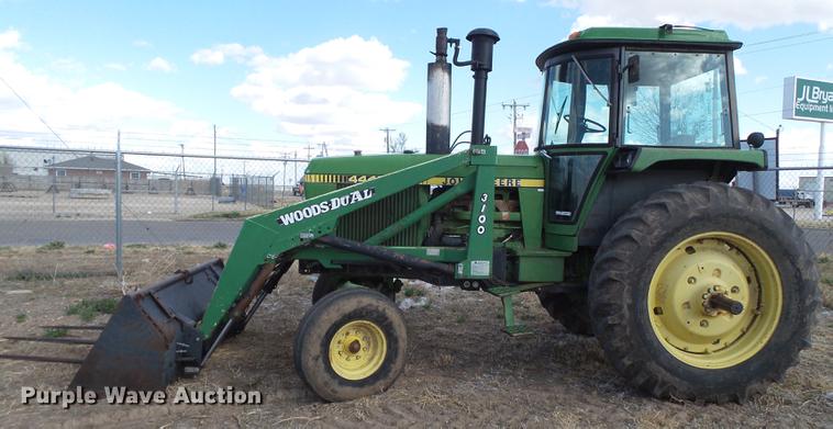image for item EN9536 1979 John Deere 4440 tractor