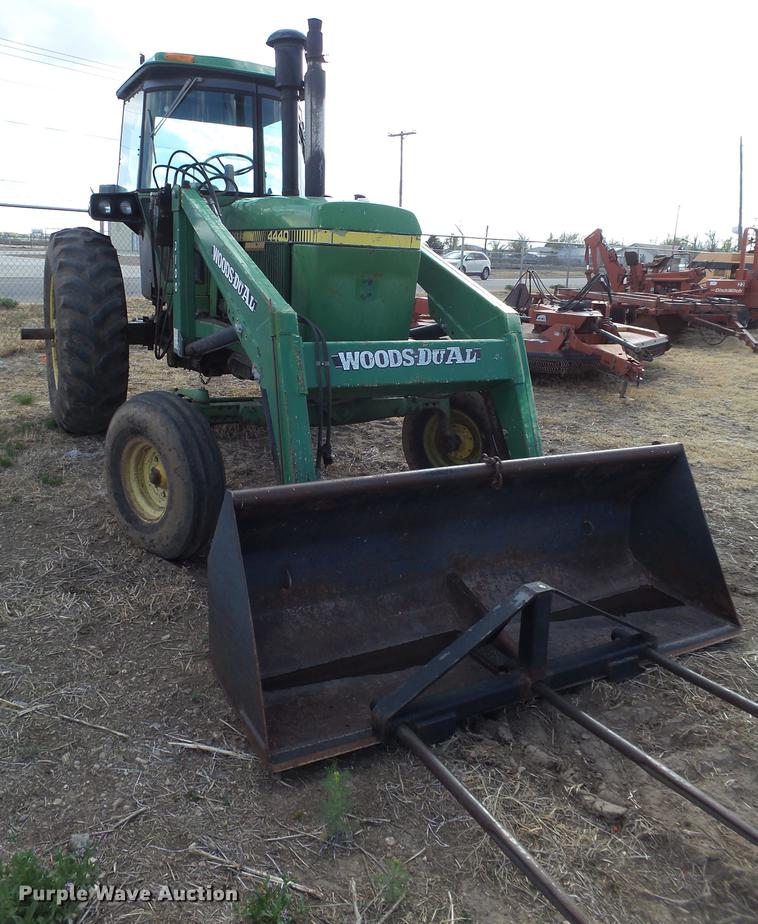 image for item EN9536 1979 John Deere 4440 tractor