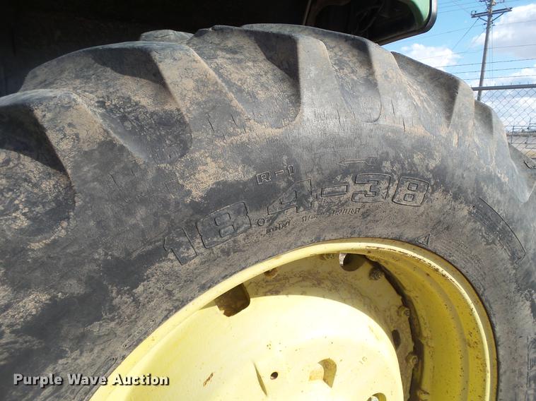 image for item EN9536 1979 John Deere 4440 tractor