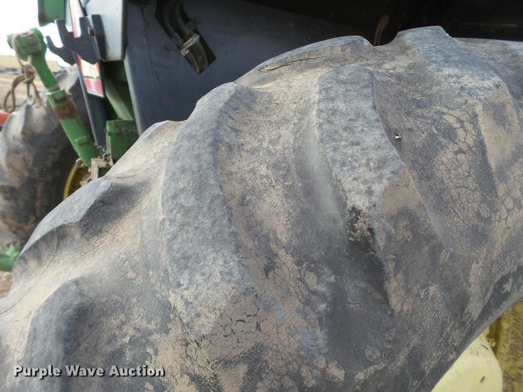 image for item EN9536 1979 John Deere 4440 tractor