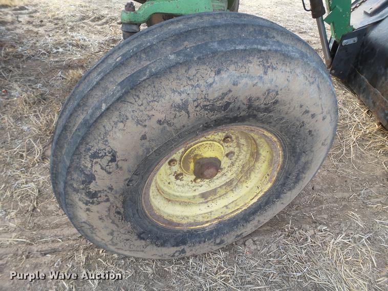 image for item EN9536 1979 John Deere 4440 tractor