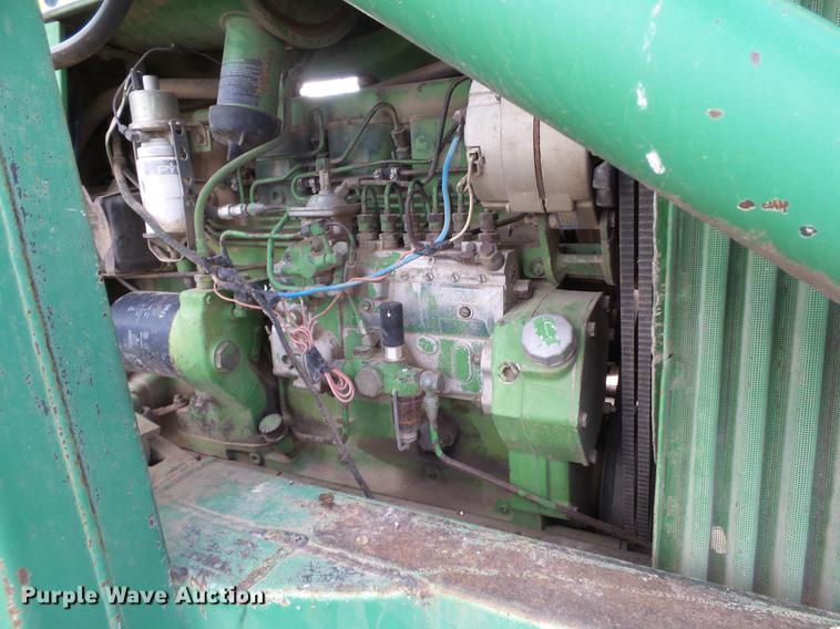 image for item EN9536 1979 John Deere 4440 tractor