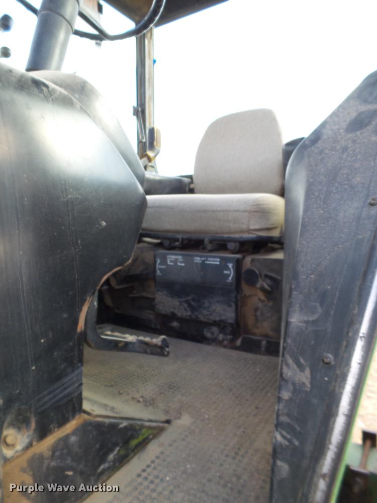 image for item EN9536 1979 John Deere 4440 tractor