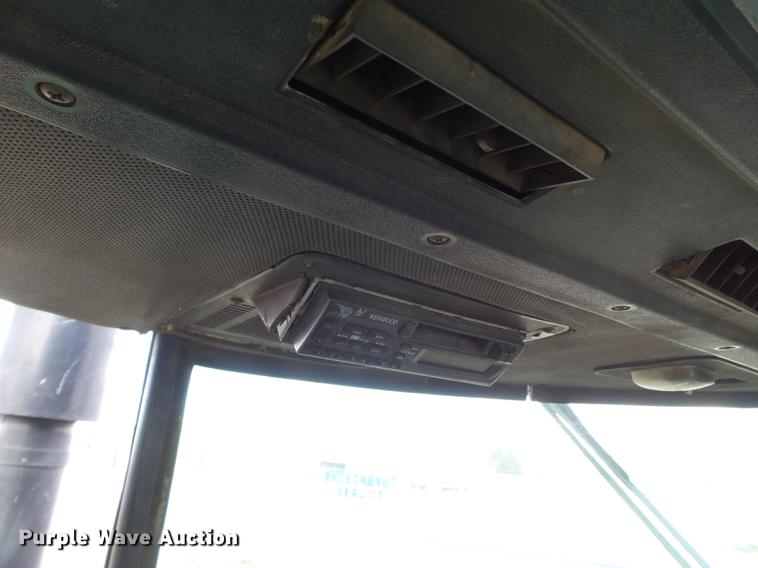 image for item EN9536 1979 John Deere 4440 tractor