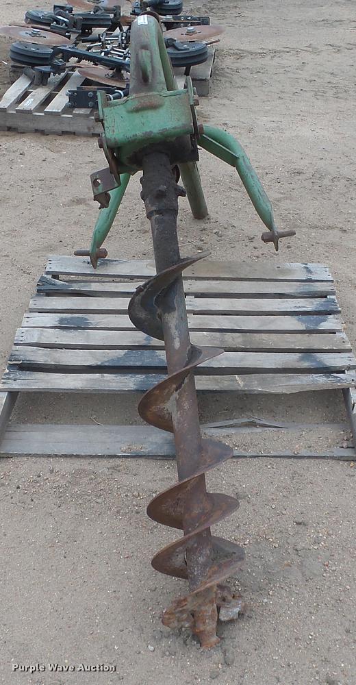 John Deere post hole auger in Kinsley, KS Item EX9056 sold Purple Wave