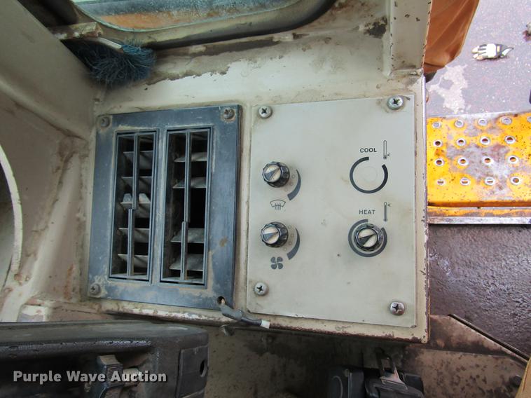 image for item DW9506 1988 John Deere 544E wheel loader