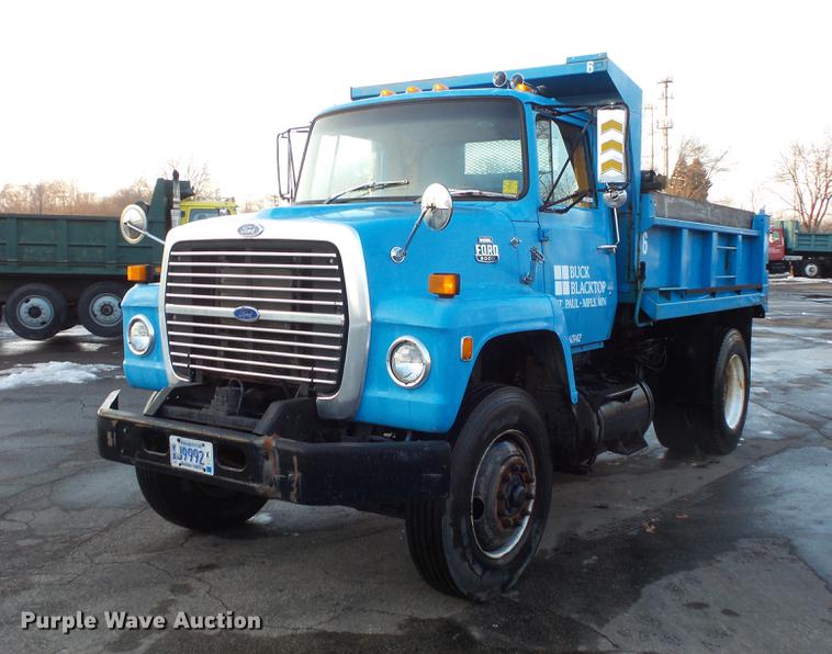 image for item DW9509 1986 Ford 8000 dump truck