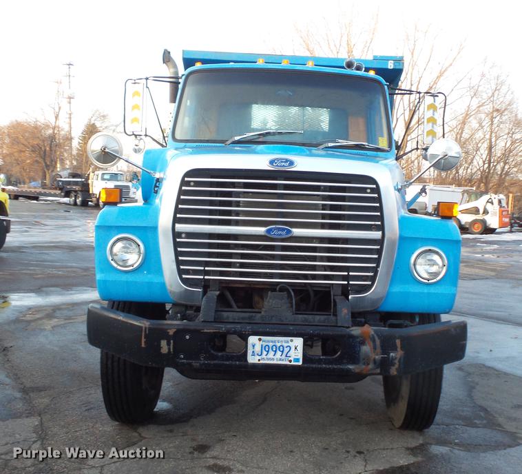 image for item DW9509 1986 Ford 8000 dump truck