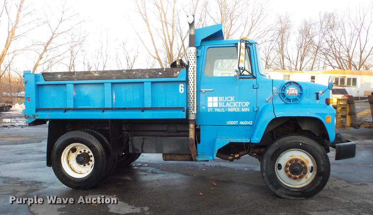 image for item DW9509 1986 Ford 8000 dump truck