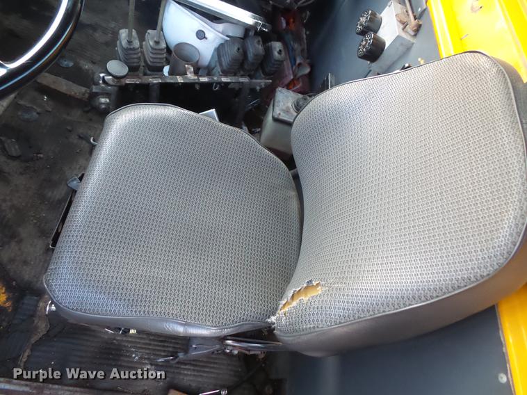 image for item DW9509 1986 Ford 8000 dump truck