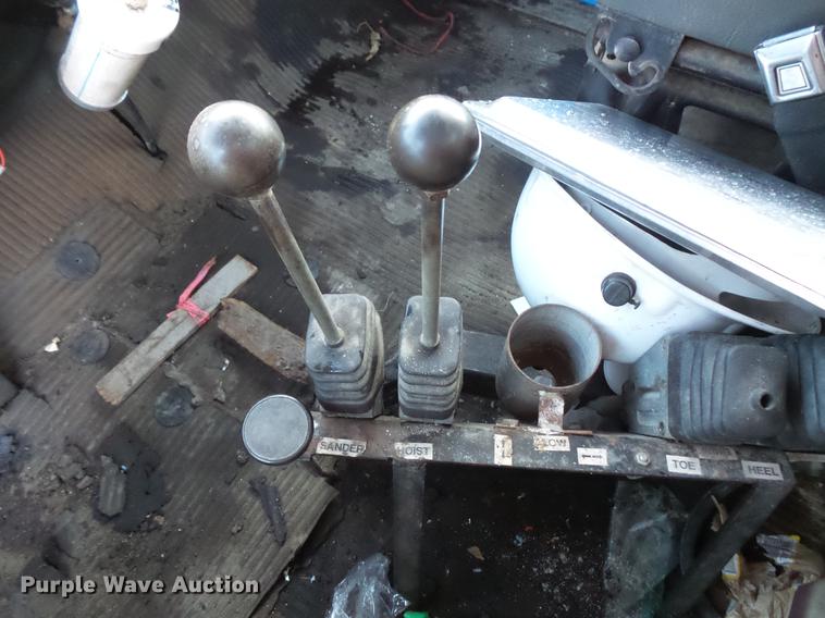 image for item DW9509 1986 Ford 8000 dump truck