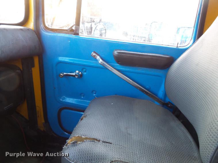 image for item DW9509 1986 Ford 8000 dump truck