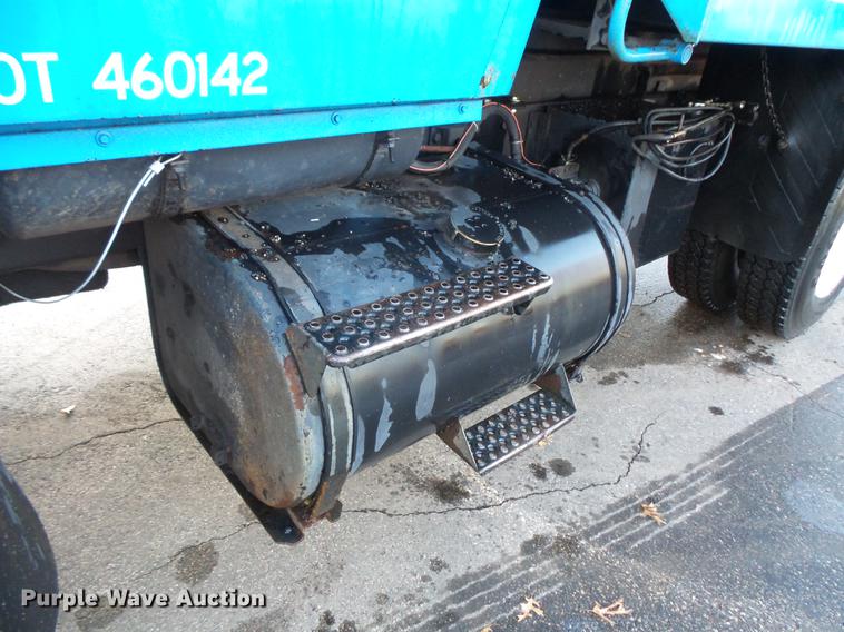 image for item DW9509 1986 Ford 8000 dump truck