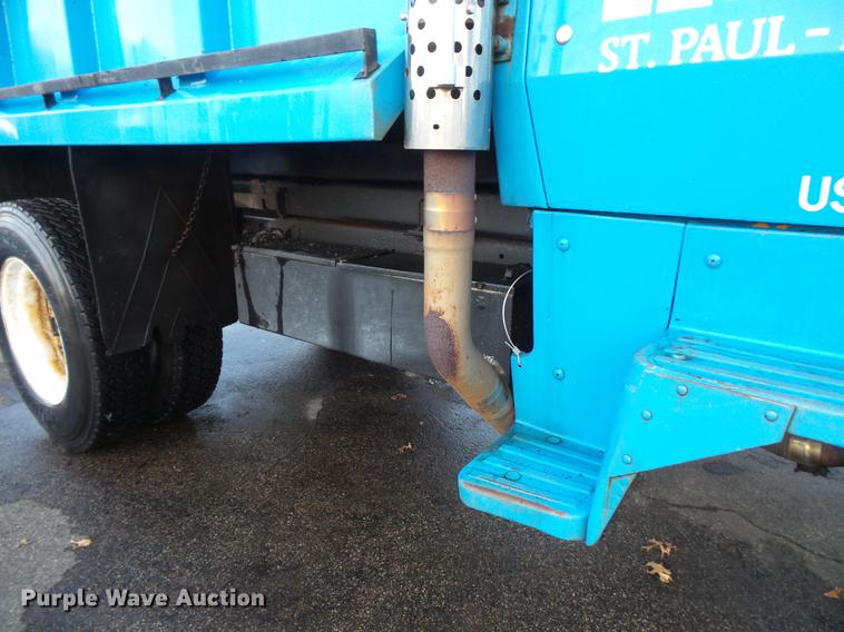 image for item DW9509 1986 Ford 8000 dump truck