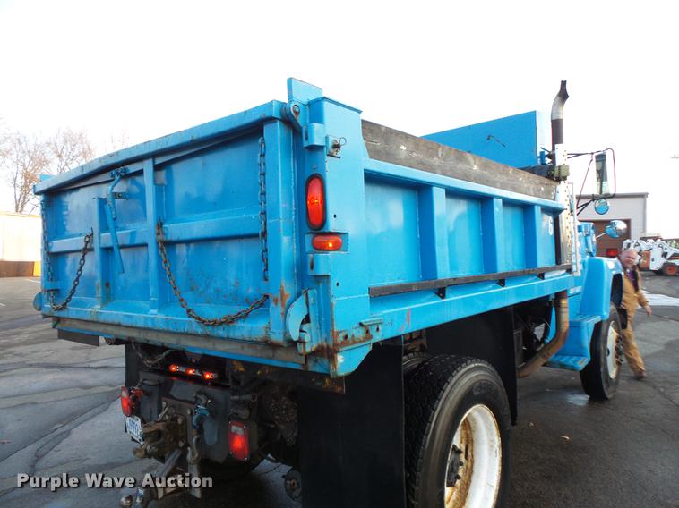 image for item DW9509 1986 Ford 8000 dump truck