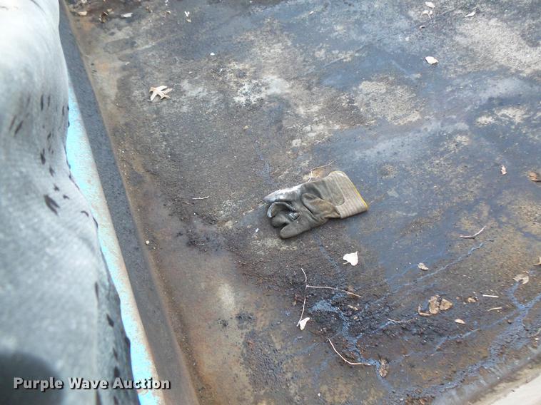 image for item DW9509 1986 Ford 8000 dump truck