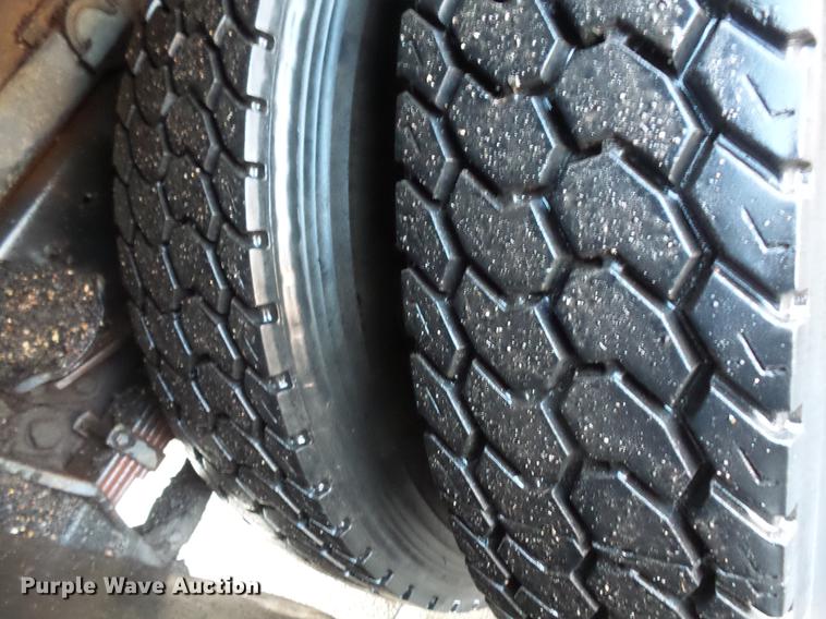 image for item DW9509 1986 Ford 8000 dump truck