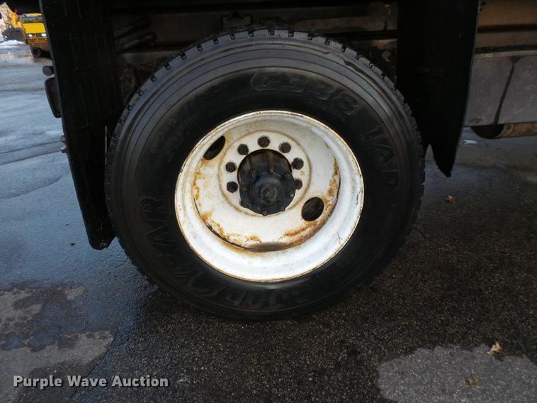 image for item DW9509 1986 Ford 8000 dump truck