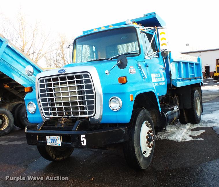 image for item DW9511 1986 Ford 8000 dump truck