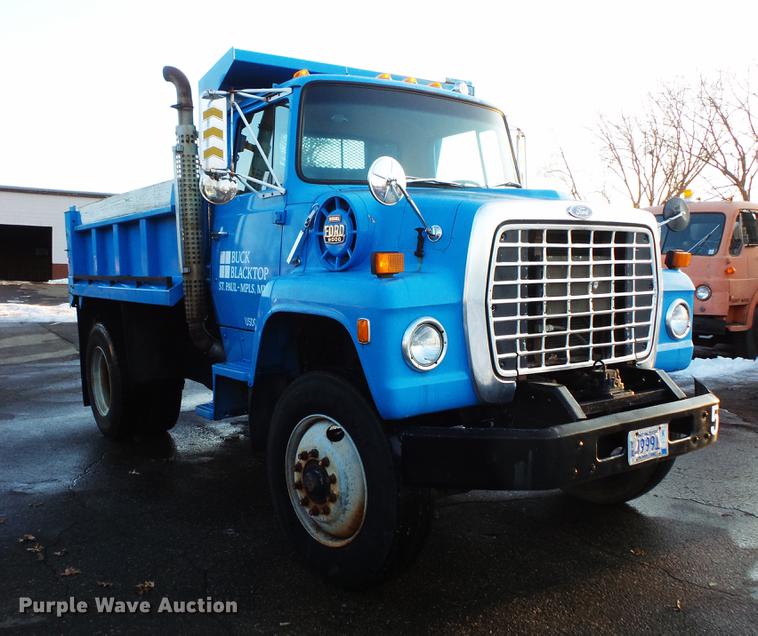 image for item DW9511 1986 Ford 8000 dump truck