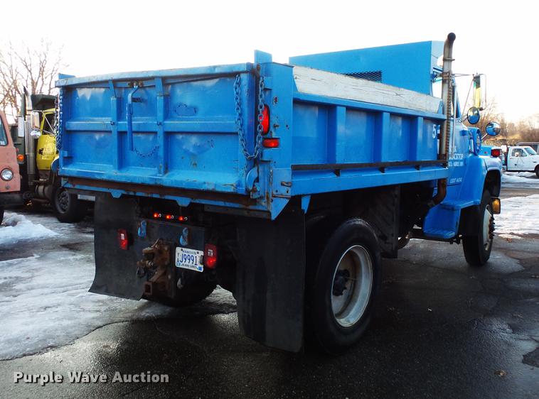 image for item DW9511 1986 Ford 8000 dump truck