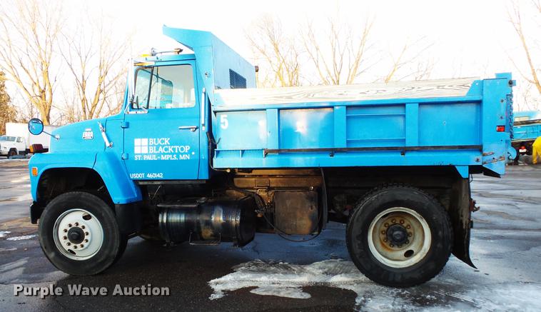 image for item DW9511 1986 Ford 8000 dump truck