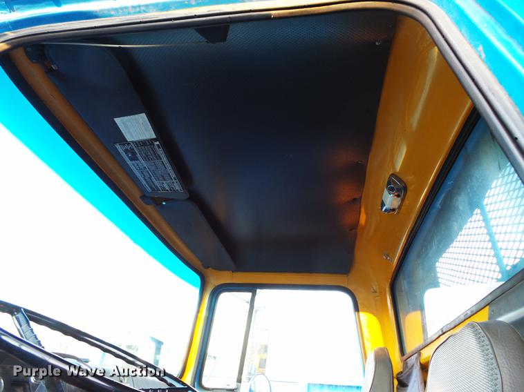 image for item DW9511 1986 Ford 8000 dump truck