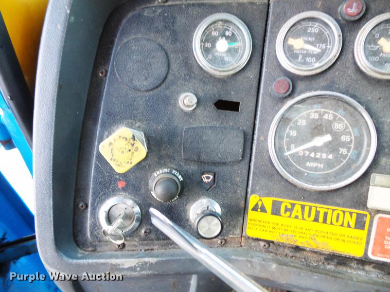 image for item DW9511 1986 Ford 8000 dump truck