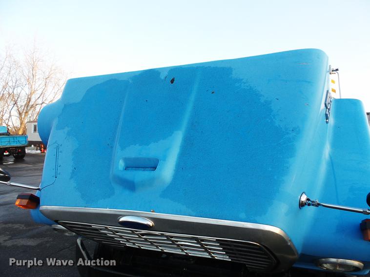 image for item DW9511 1986 Ford 8000 dump truck