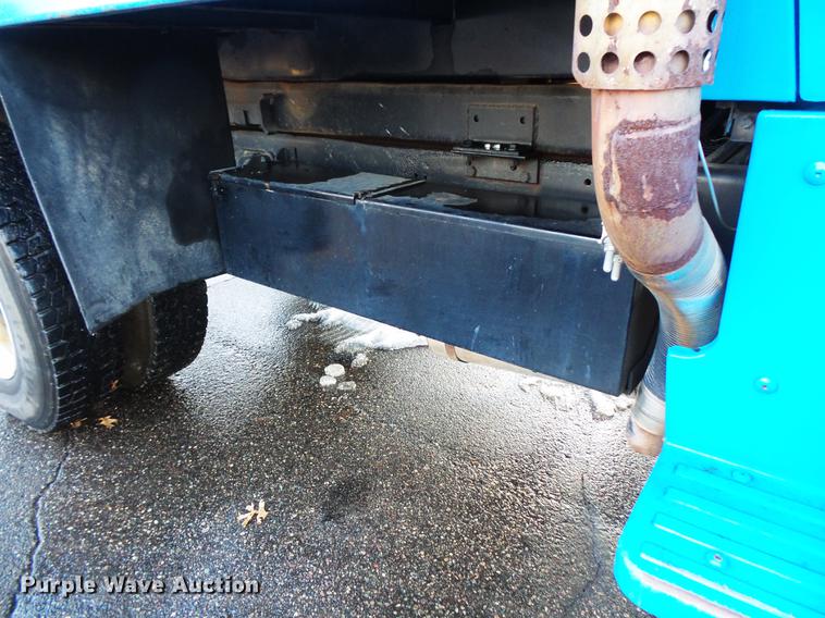 image for item DW9511 1986 Ford 8000 dump truck