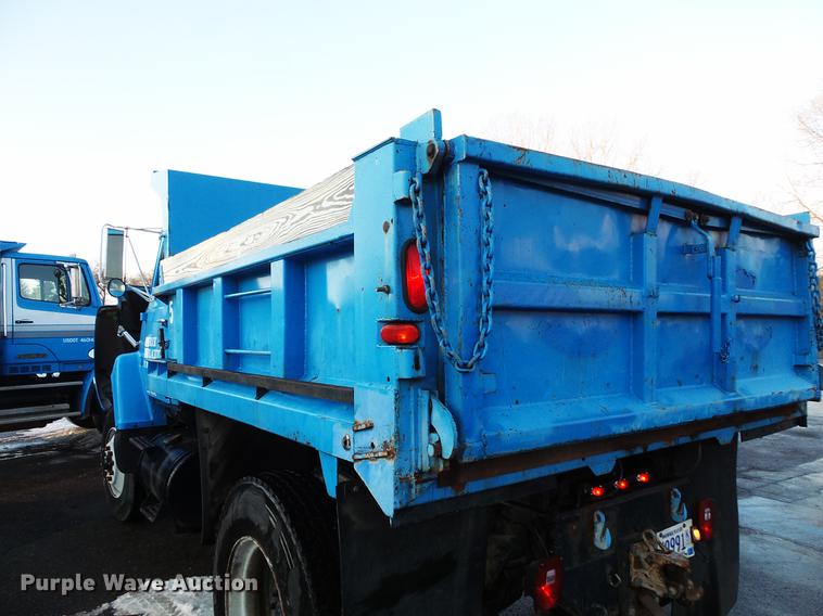 image for item DW9511 1986 Ford 8000 dump truck