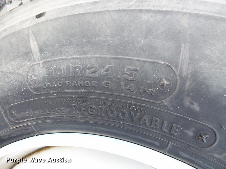 image for item DW9511 1986 Ford 8000 dump truck