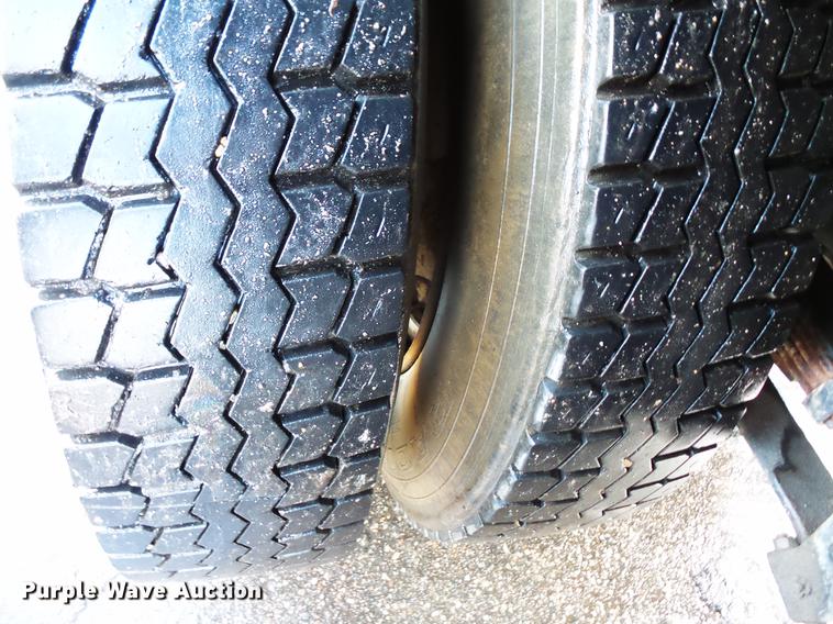 image for item DW9511 1986 Ford 8000 dump truck