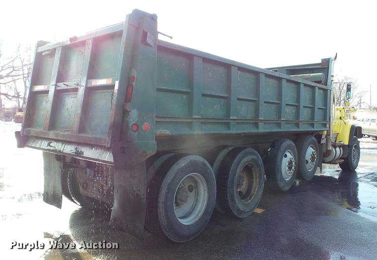 image for item DW9512 1997 Ford L9000 dump truck