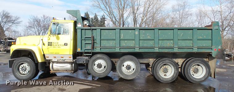image for item DW9512 1997 Ford L9000 dump truck